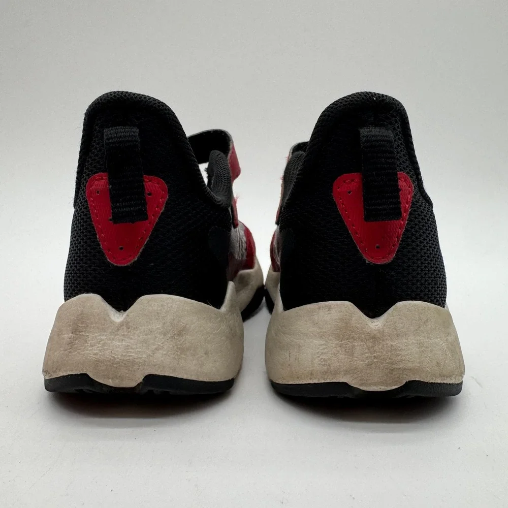 New Balance Rave Run V2 Boys Size 13 Red Black Bungee Strap Running Shoes
